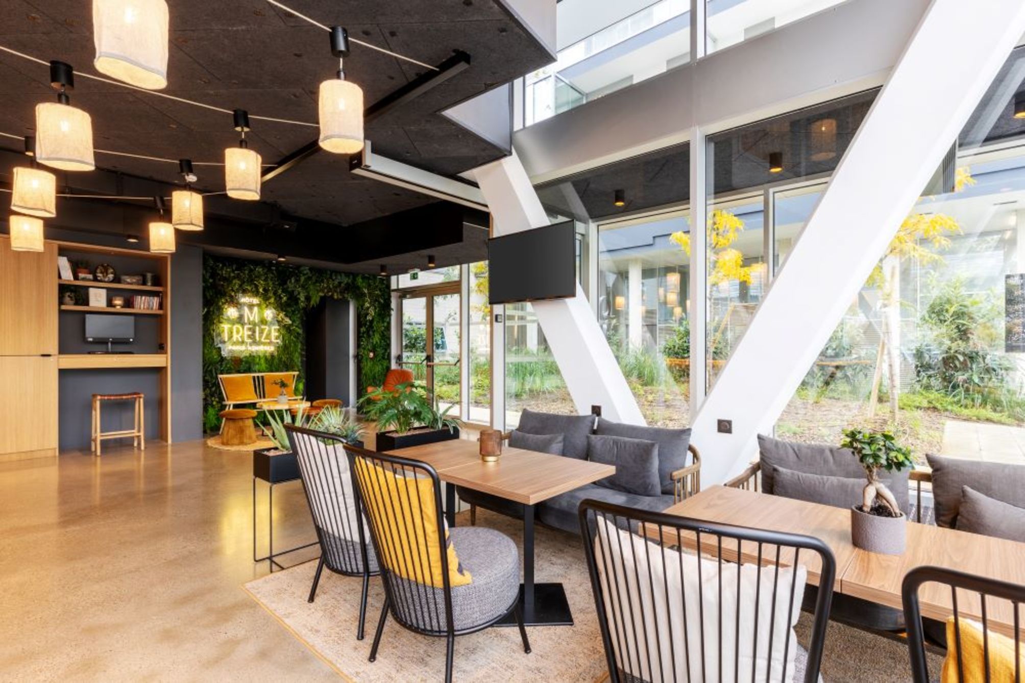 

Bologna - Colombes - Best Western M-Treize Paris Asnieres