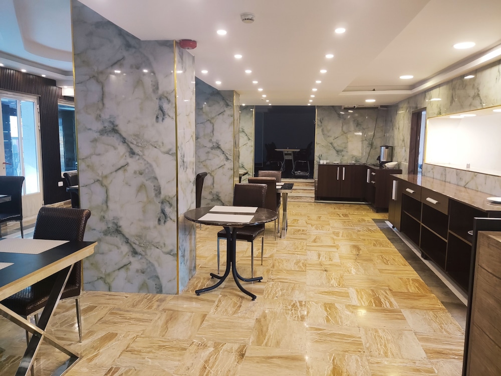 

Milano - Amman - Baden Hotel Suites