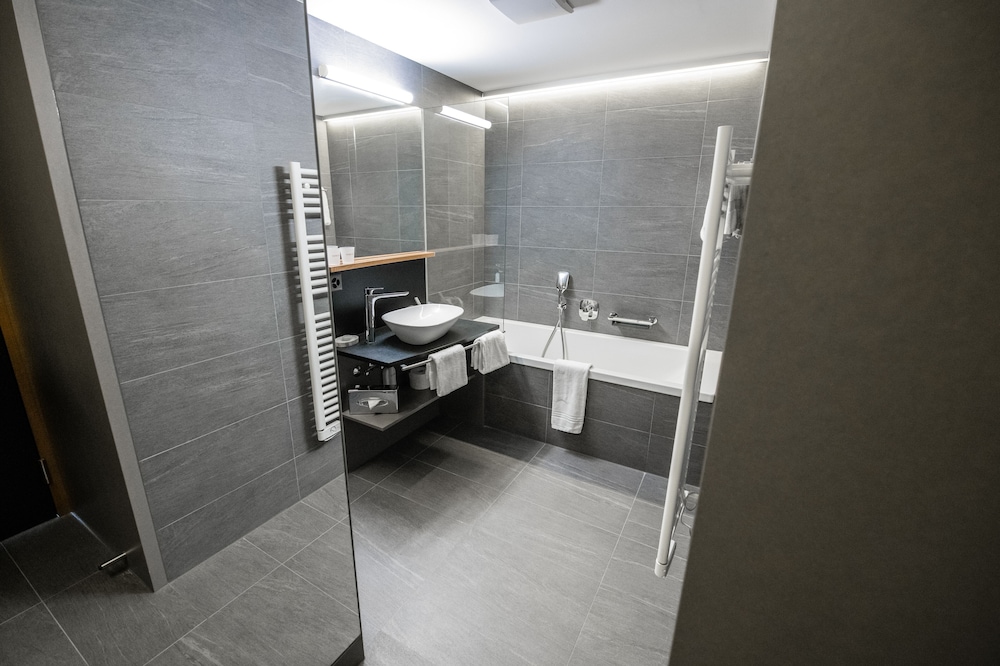 

Roma - Verbier - Hôtel des Bains de Saillon