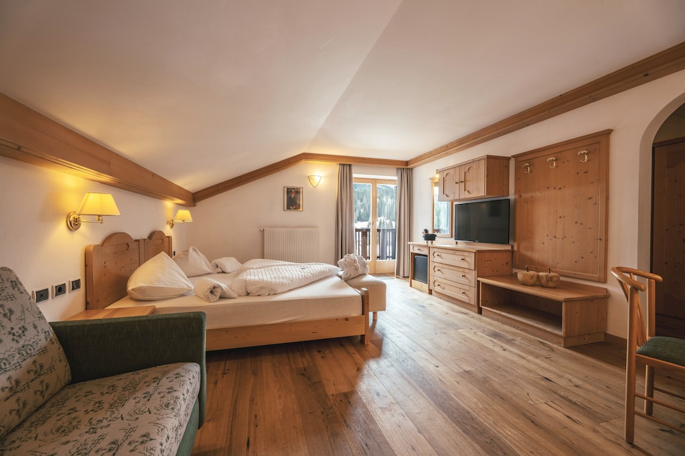 

Torino - Ortisei - Saltria - your Alpine experience