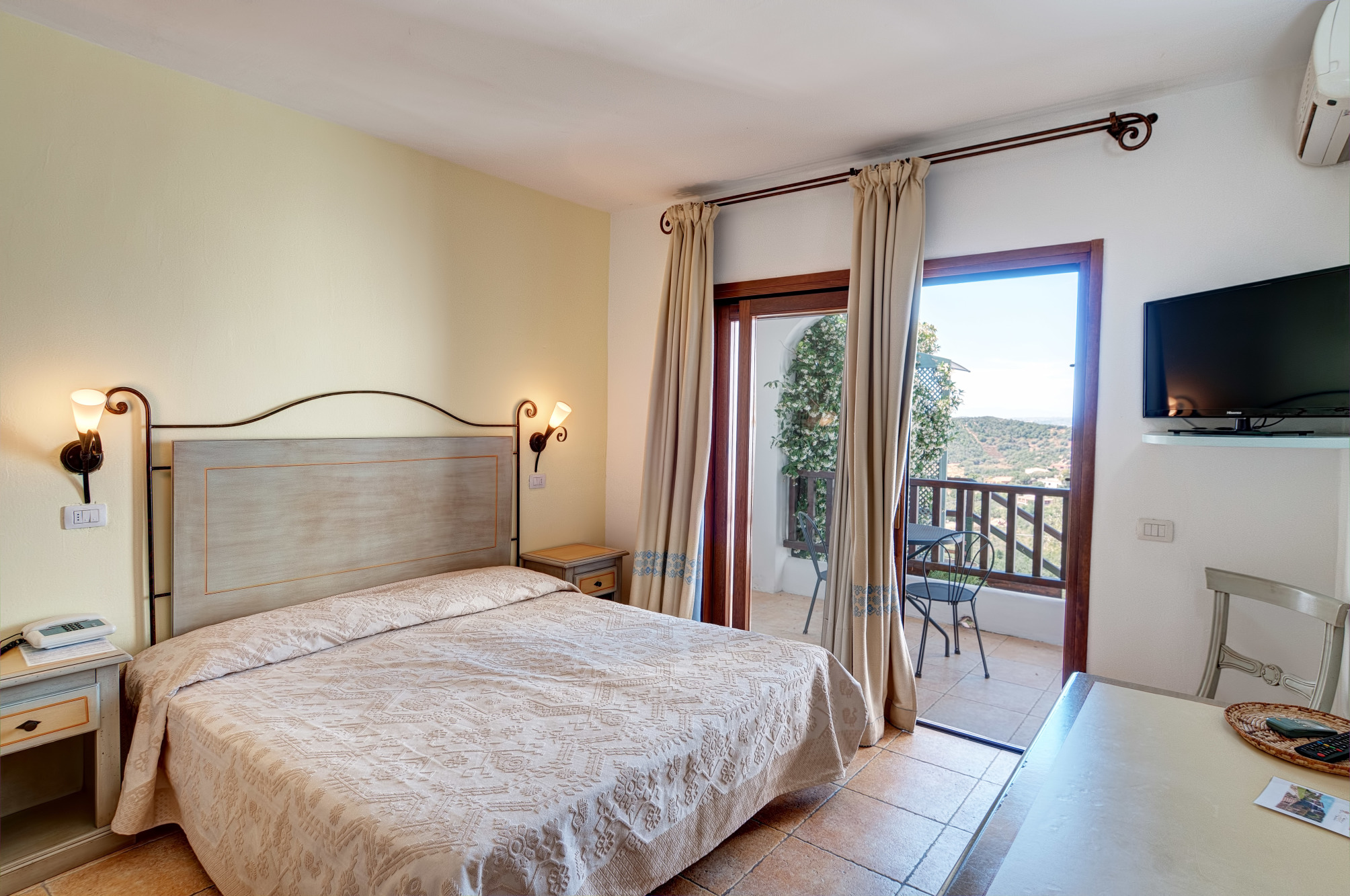 

Napoli - Arzachena - Hotel Pedra Santa