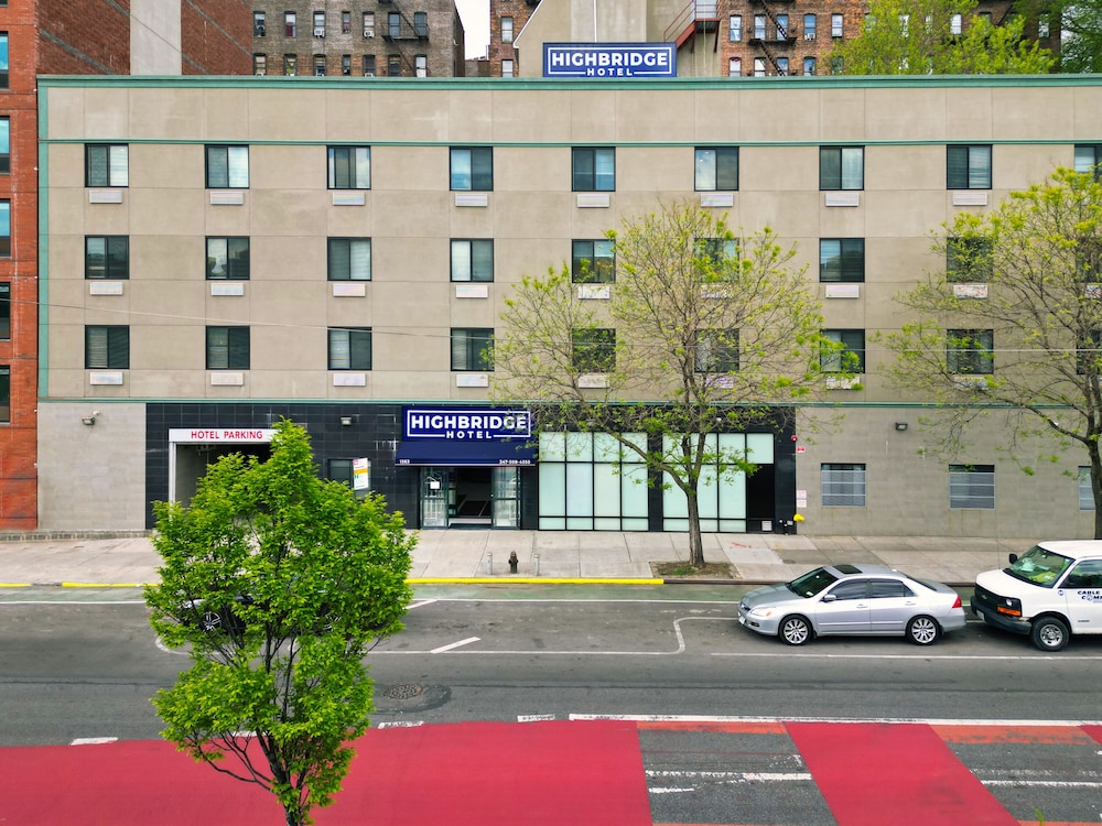 

Roma - Bronx - Highbridge Hotel