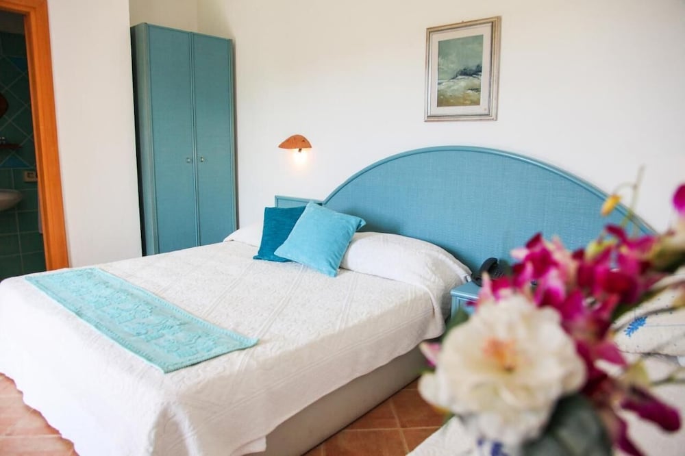 

Bologna - Arzachena - Hotel Micalosu