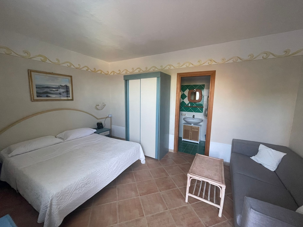 

Roma - Arzachena - Hotel Micalosu