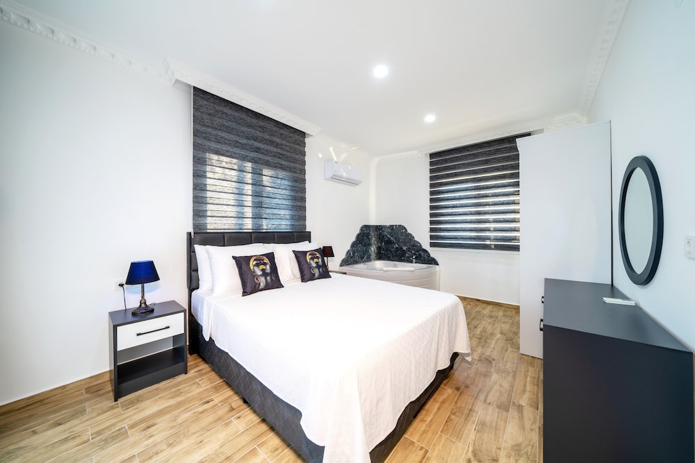 

Milano - Göcek - Santana Villas