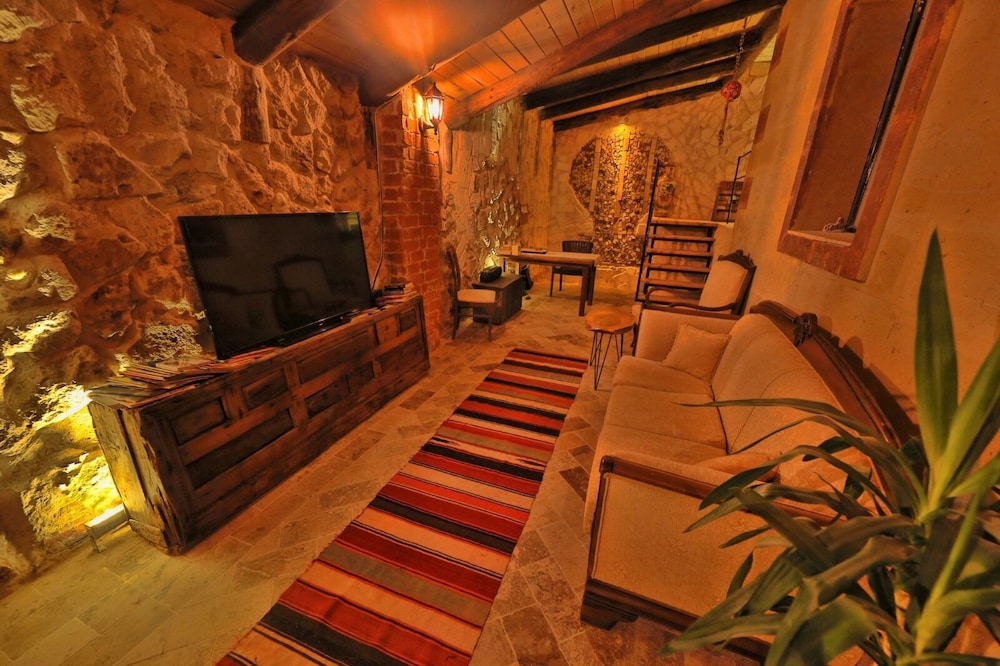 

Bari - Göreme - Alphan Cappadocia