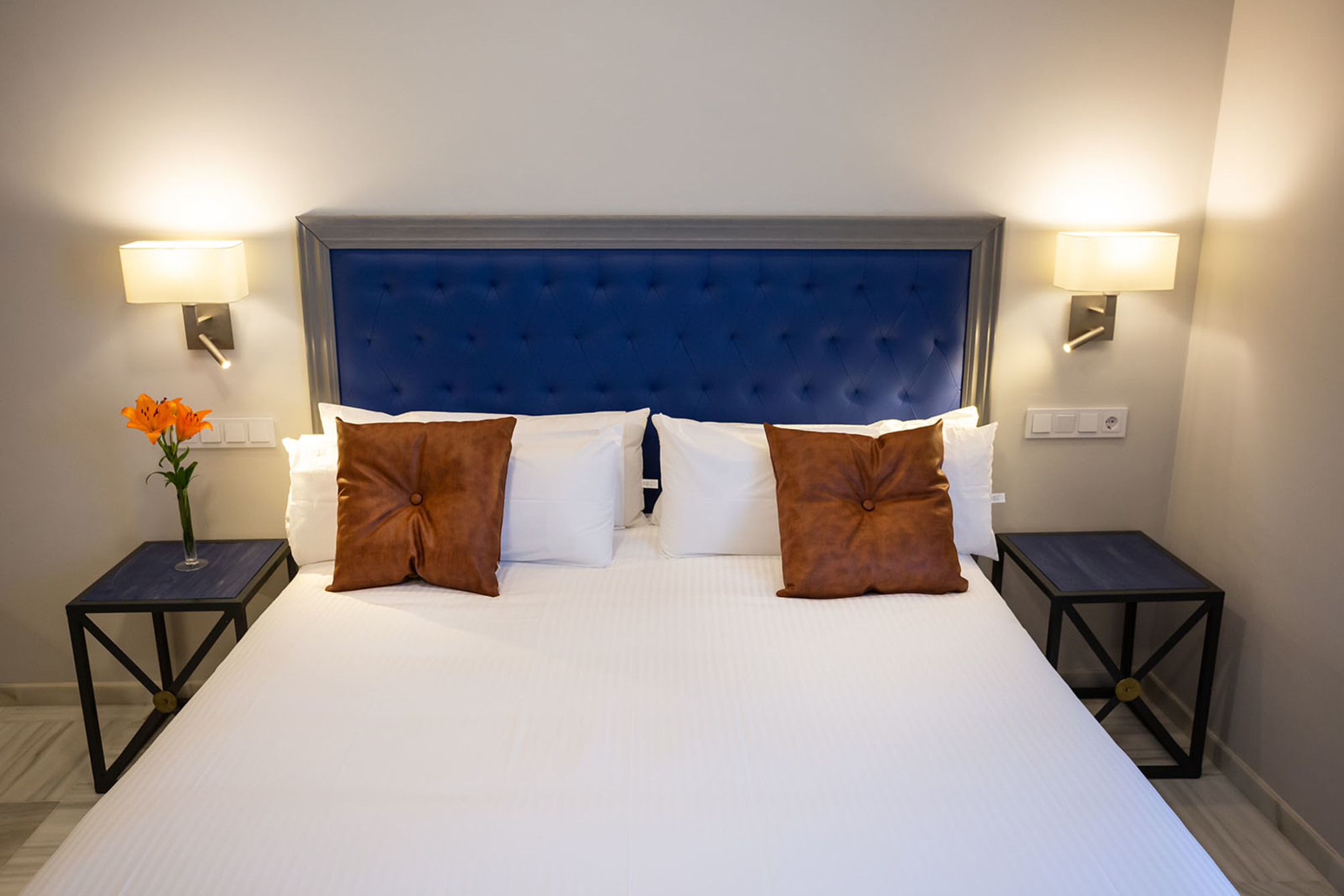 

Milano - Cadice - Plazuela del Carbón Suites