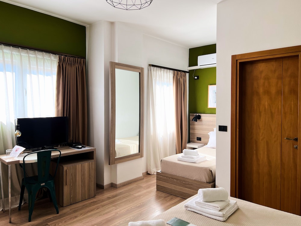 

Roma - Tirana - Oda Hotel Tirana