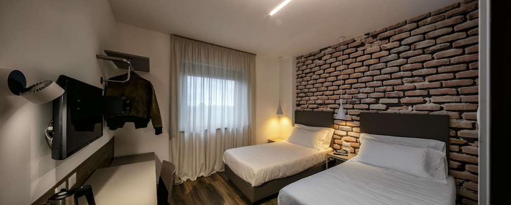 

Catania - Fregene - Best Western Hotel Corsi