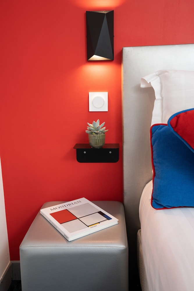 

Napoli - Clichy - Hotel du Mont Dore