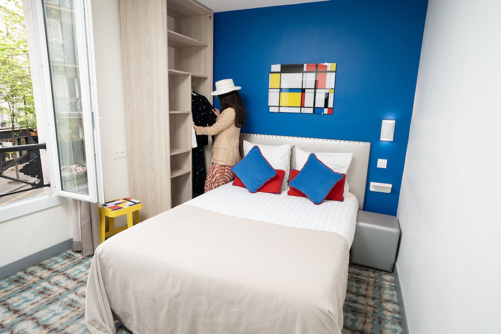 

Milano - Clichy - Hotel du Mont Dore