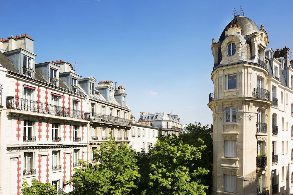 

Verona - Saint-Denis (Ile-de-France) - Hotel du Mont Dore