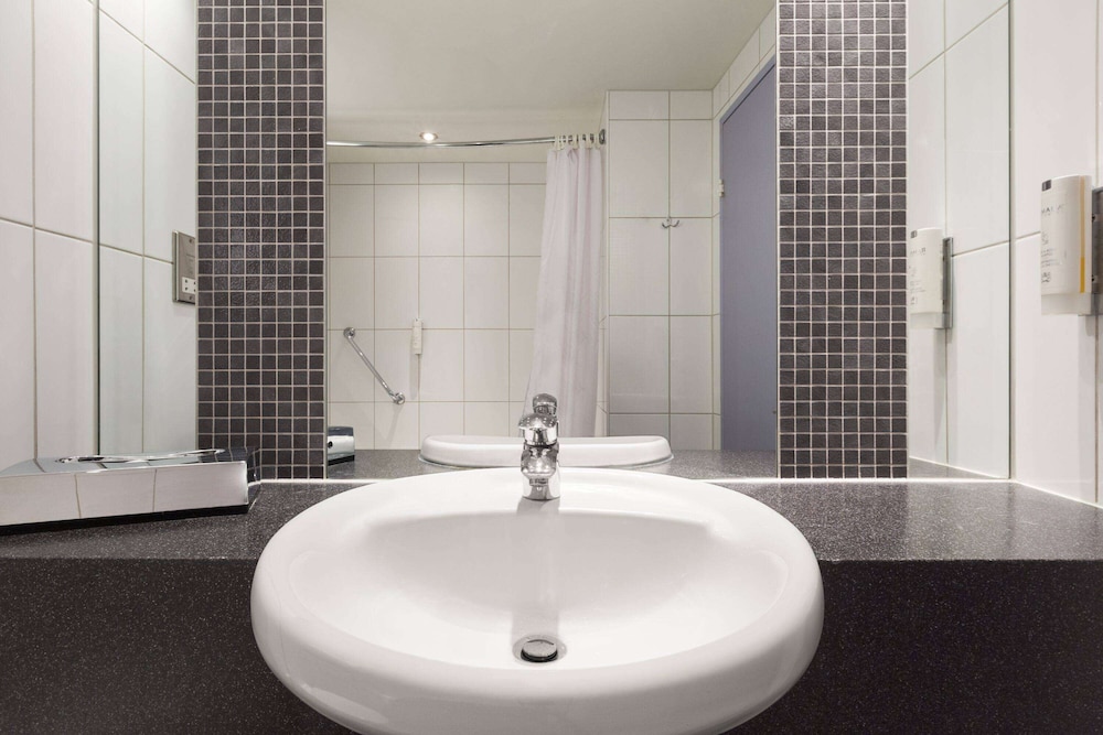 

Roma - Londra - Ramada By Wyndham London North M1