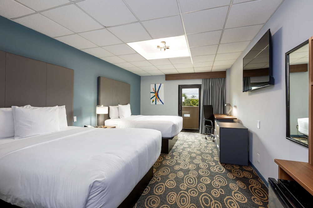 

Roma - South Miami - Regency Miami Airport by Sonesta