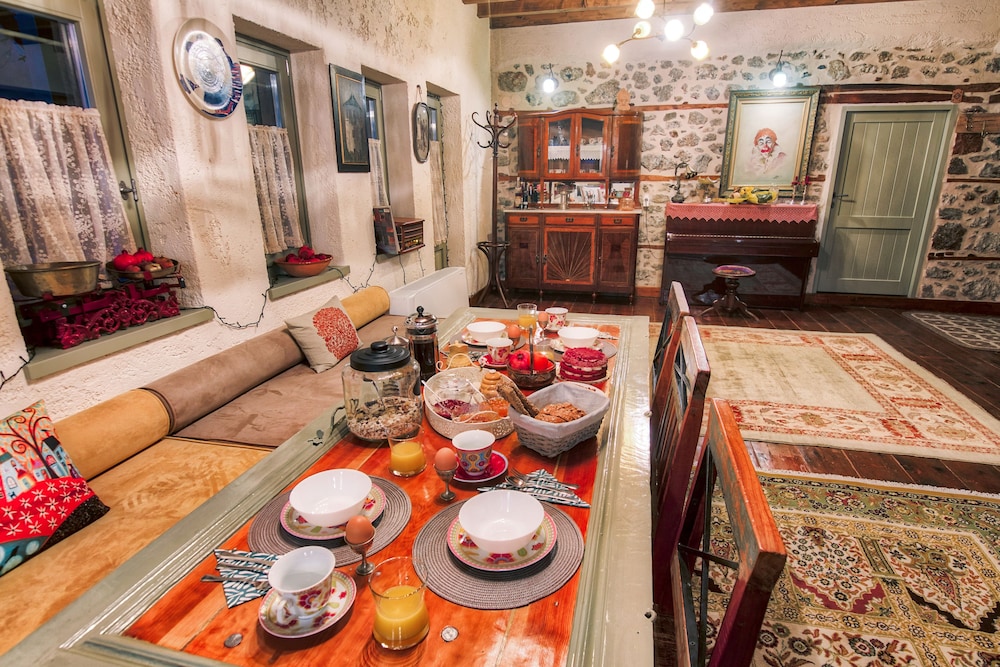 

Roma - Leptokarya - Bayiri Petit Pension