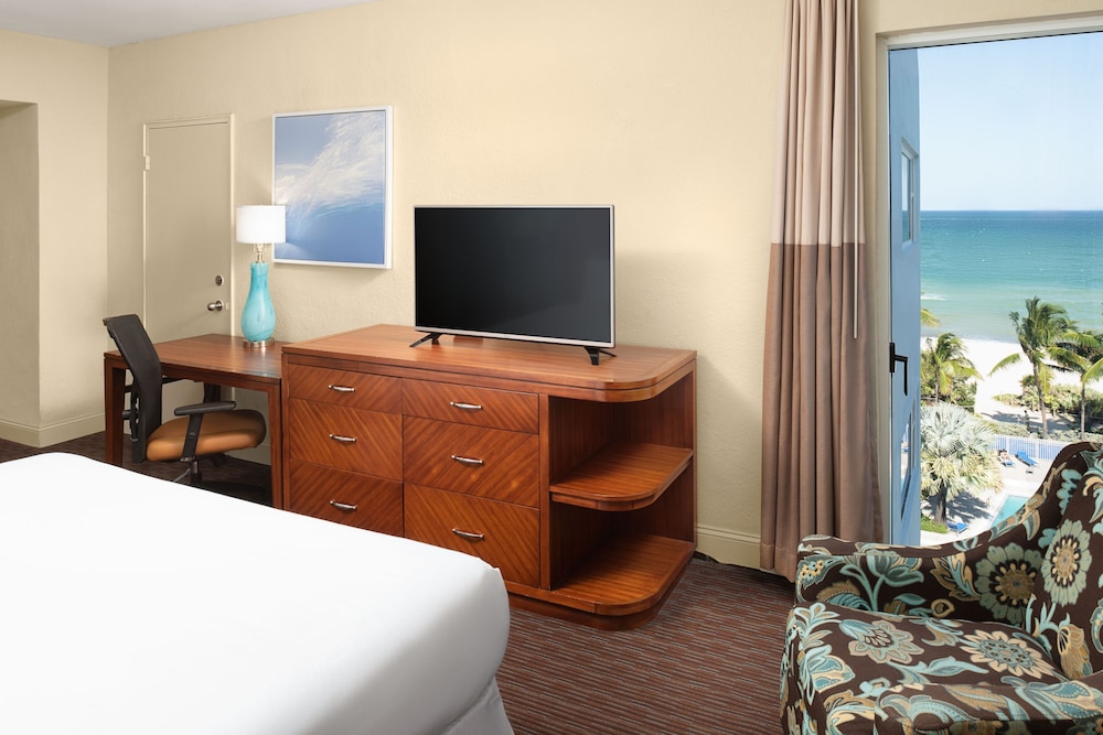 

Roma - Miami, Florida - Sherry Frontenac Oceanfront