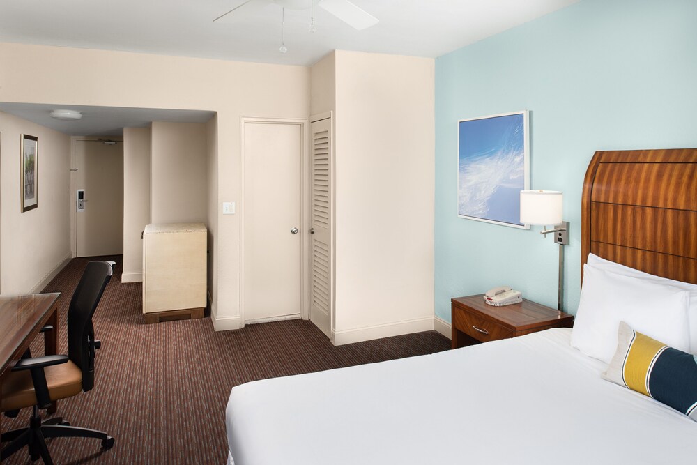 

Torino - Miami (FL) - Sherry Frontenac Oceanfront
