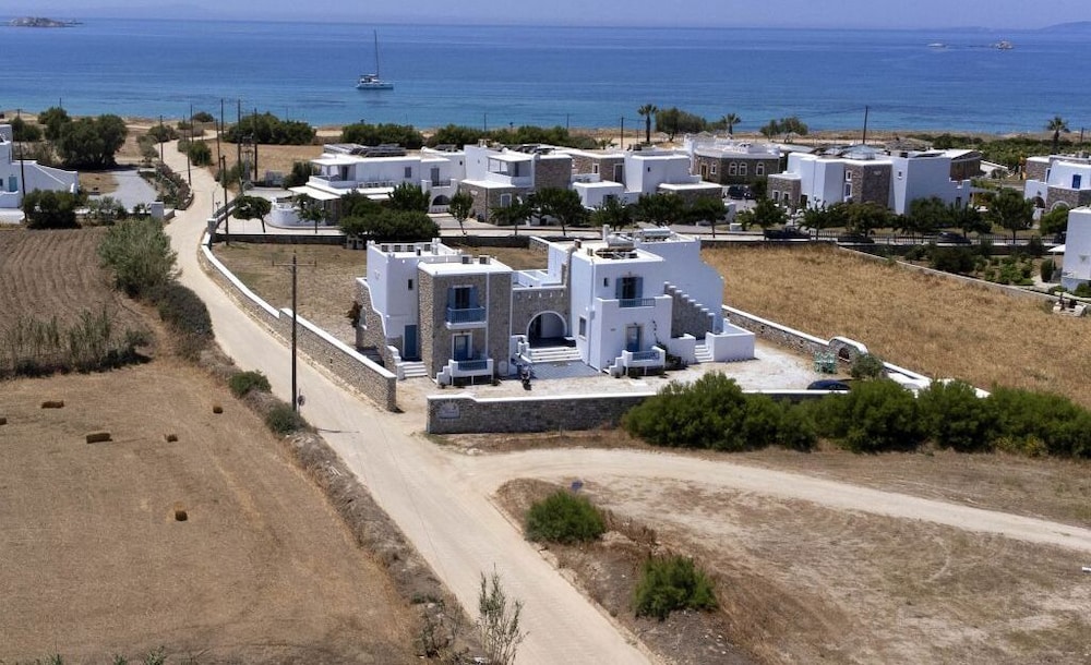 

Milano - Naxos Chora - Blue Harmony Apartments