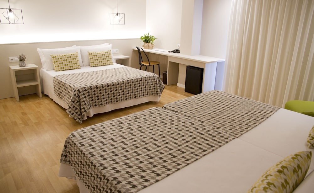 

Roma - Tossa de Mar - ALEGRIA Plaza Paris 4*Sup