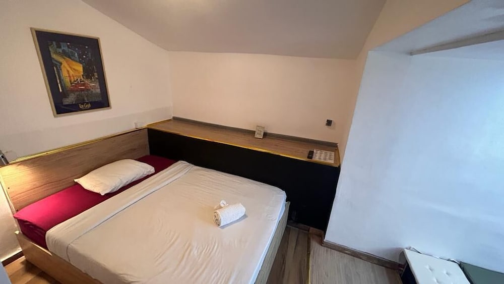 

Roma - Voluntari - Central Accomodation PIATA ROMANA