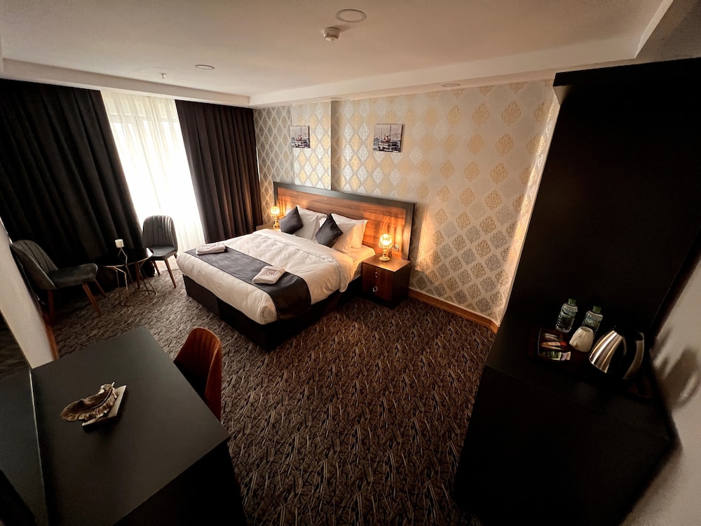 

Bari - Basaksehir - El Emin İstanbul Hotel