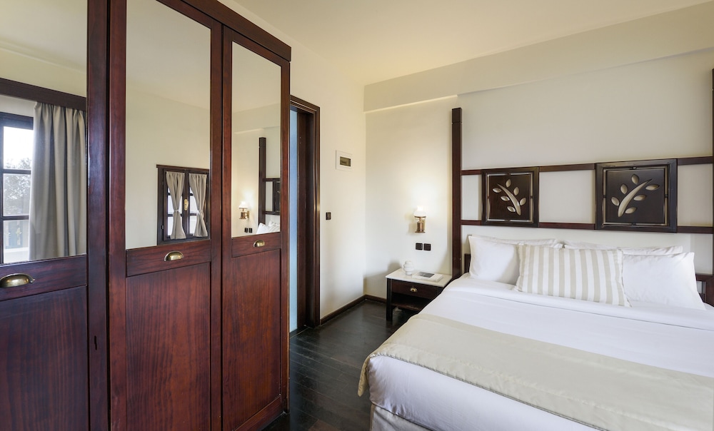 

Verona - Sani Beach - Simantro Resort