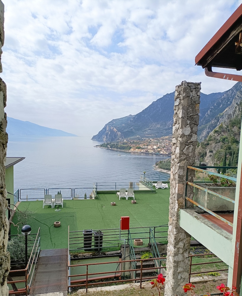 

Napoli - Limone sul Garda - Centro Vacanze La Limonaia