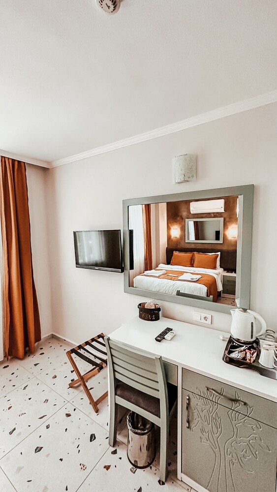

Milano - Ovacik - Tonoz Beach Hotel