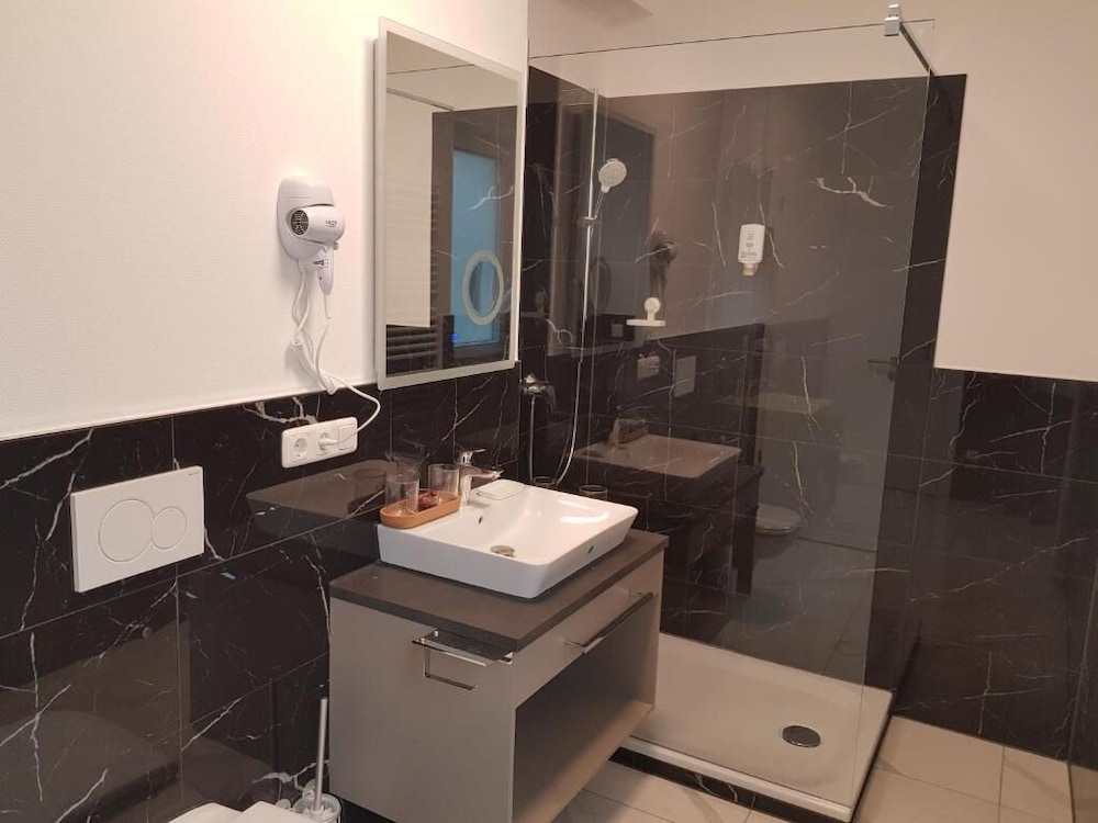 

Napoli - Francoforte sul Meno - Hotel Emiliana am Bahnhof