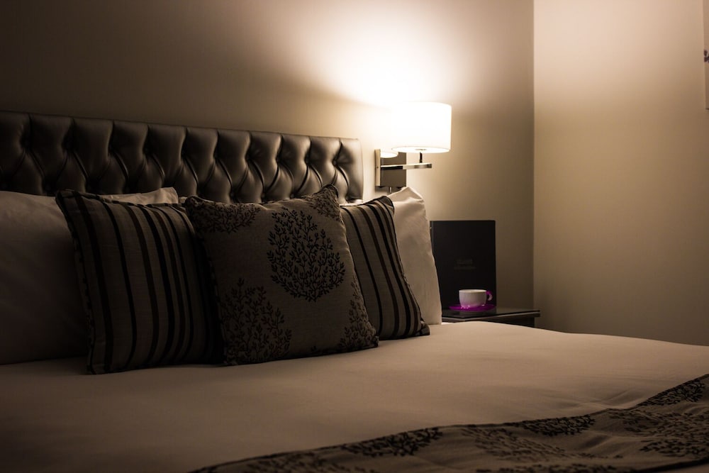 

Napoli - Charlwood - The Maple Manor Hotel