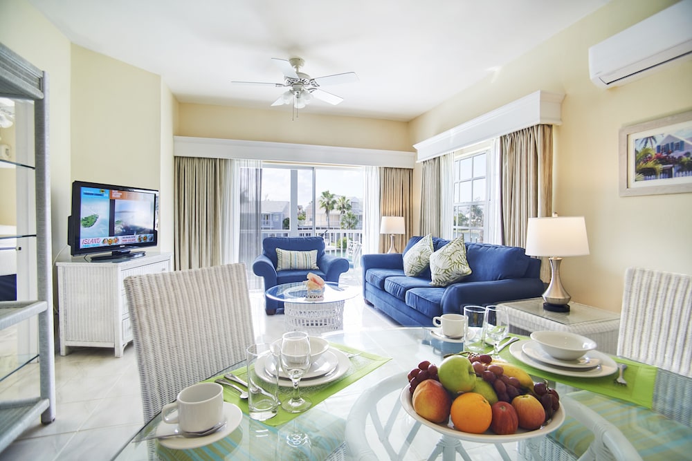 

Milano - Gambier Village - Sandyport Beach Resort