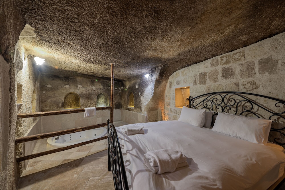 

Bari - Ayvalı - Konak Bezirhane Cave Otel