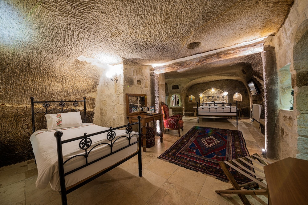 

Torino - Ayvalı - Konak Bezirhane Cave Otel