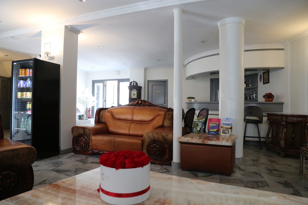 

Verona - Suresnes - Hôtel Princesse Isabelle