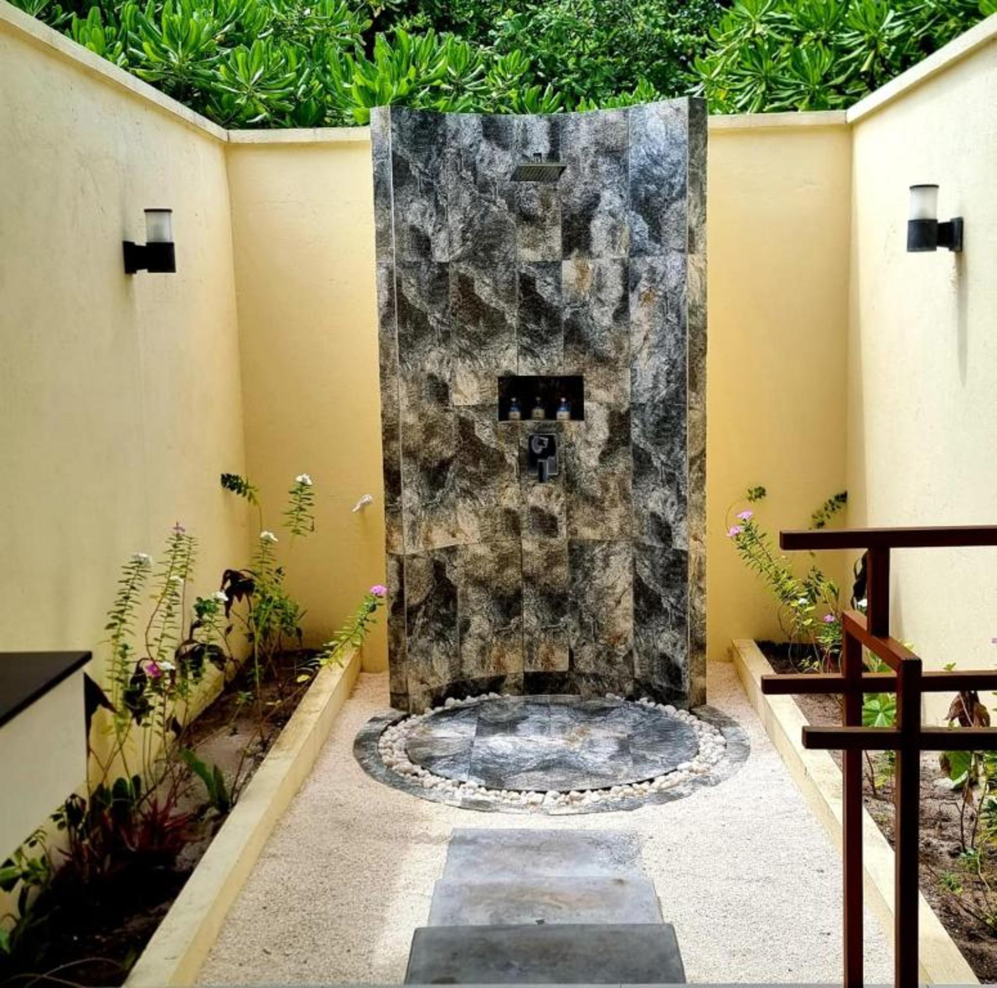 

Milano - Atollo di Shaviyani - Hondaafushi Island Resort