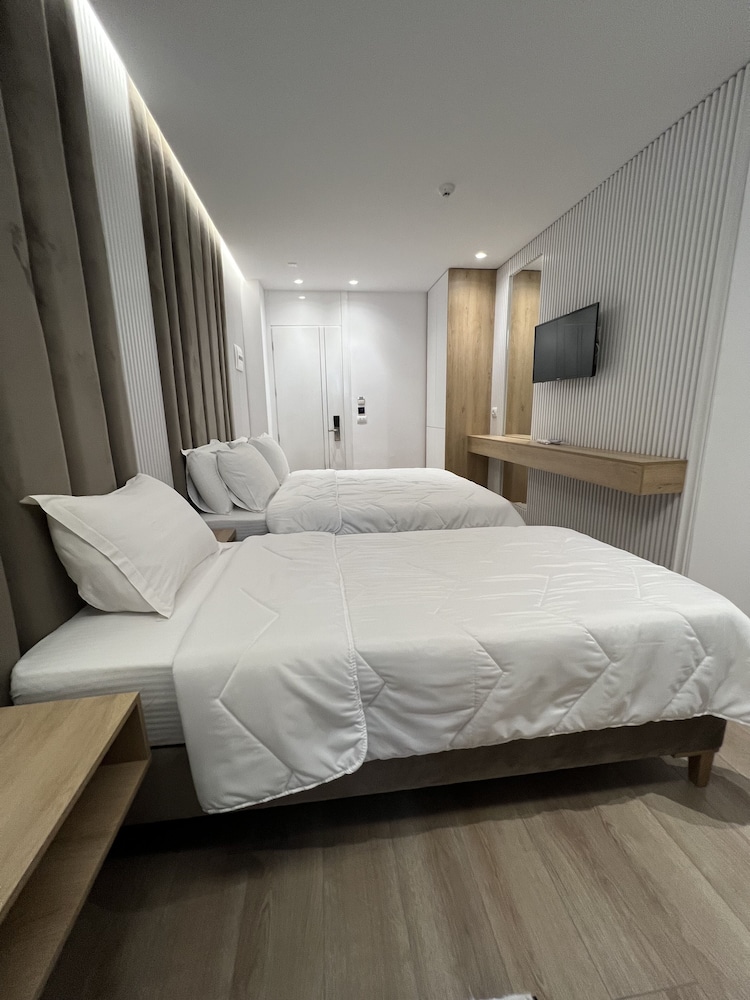 

Milano - Ksamil - Ilio Boutique Hotel