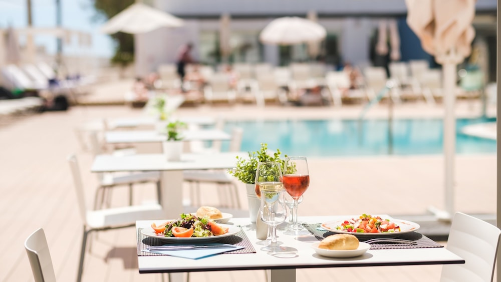 

Catania - Cala Ratjada - Hotel Triton Beach