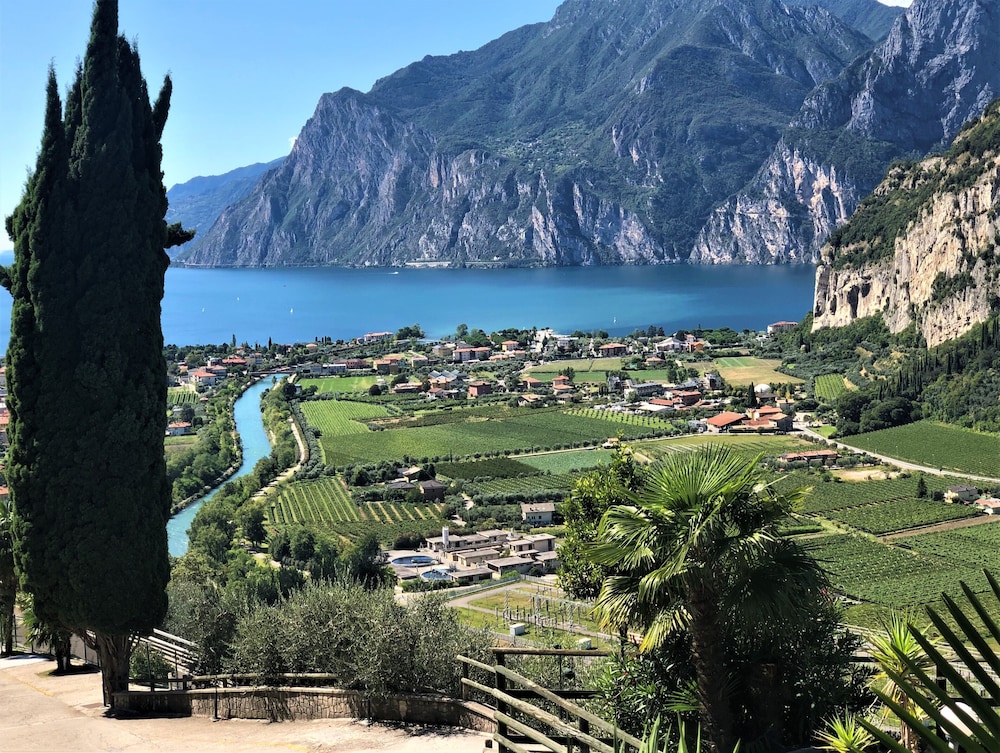 

Milano - Arco - Isola Verde