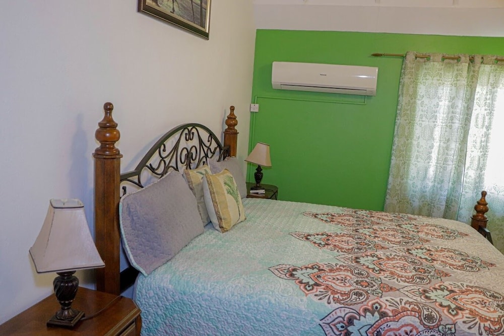 

Bari - Ocho Rios - Runaway Bay - Seven Palms Villa