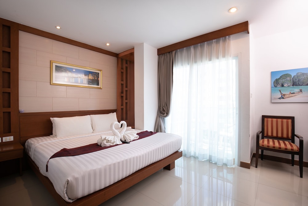 

Verona - Chalong - The Patong Center Hotel