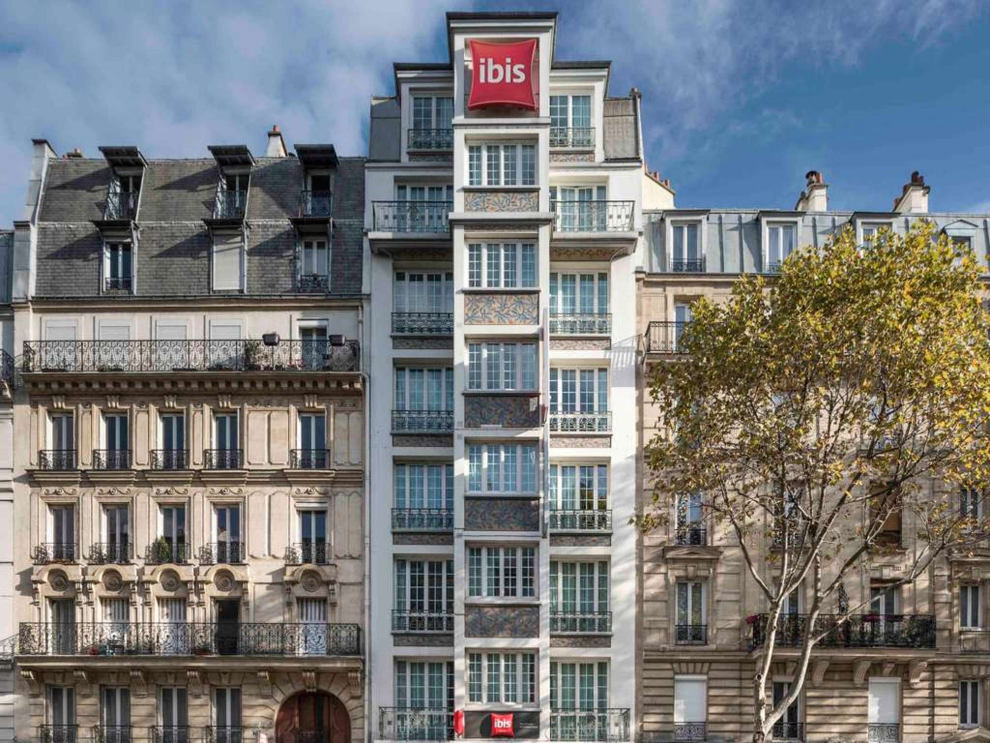 

Bari - Bobigny - ibis Paris Ornano Montmartre Nord 18ème