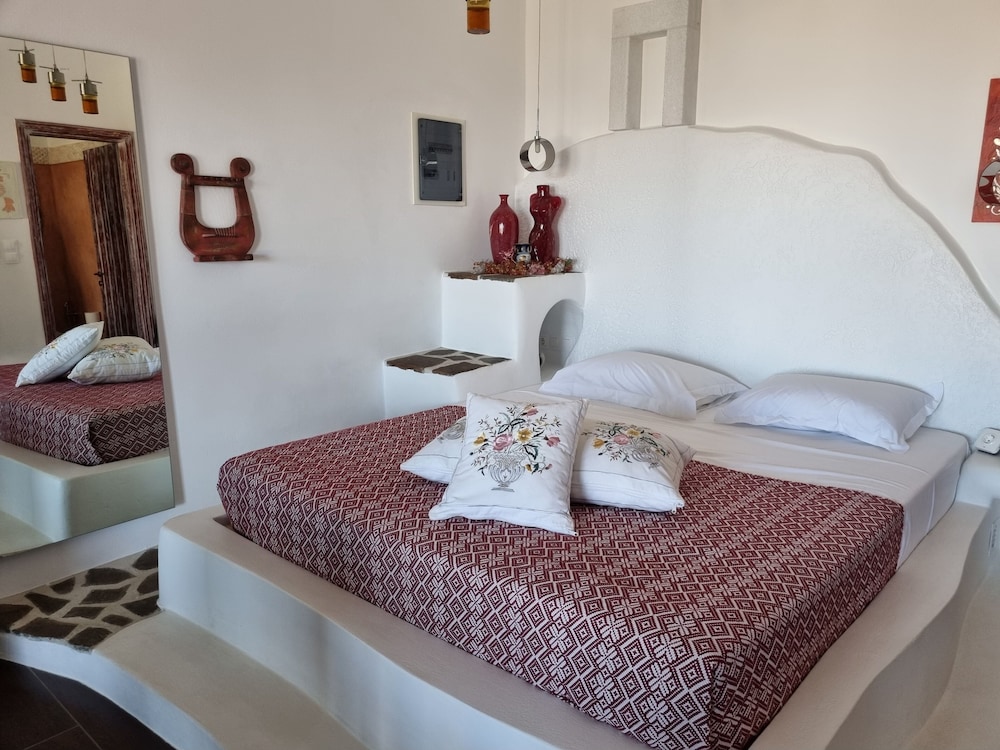 

Napoli - Kóronos - ELAIOLITHOS - Luxury Villa Suites - Adults Only