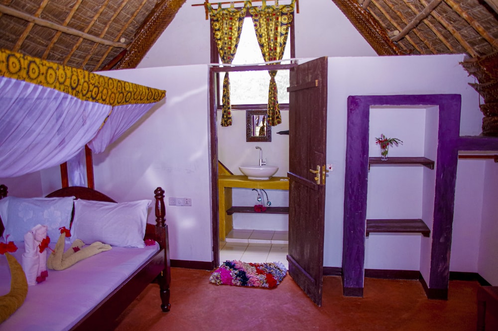 

Bari - Kendwa - Zanzi Rest Bungalow