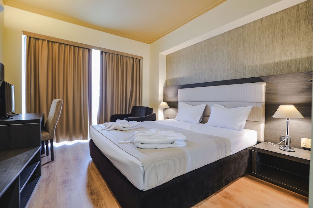 

Napoli - Himarë - Rapos Resort Hotel