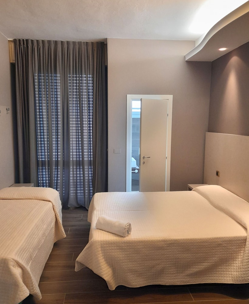

Verona - Riviera Romagnola, Mare Italia - Hotel Royal Plaza