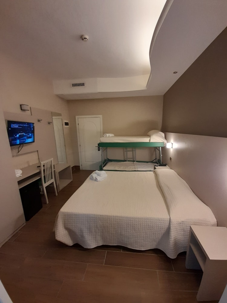 

Milano - Riviera Romagnola, Mare Italia - Hotel Royal Plaza
