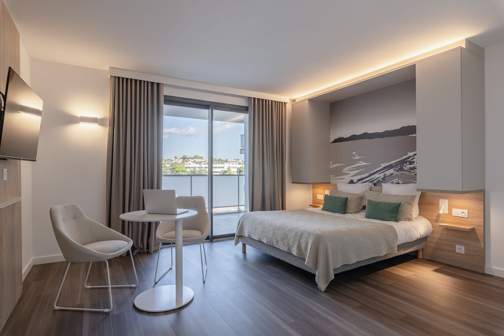 

Verona - Cagnes-sur-Mer - Lagrange Apart'Hôtel Antibes Olympie