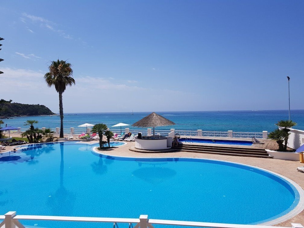 

Lamezia Terme - Tropea - Cala Petrosa Resort