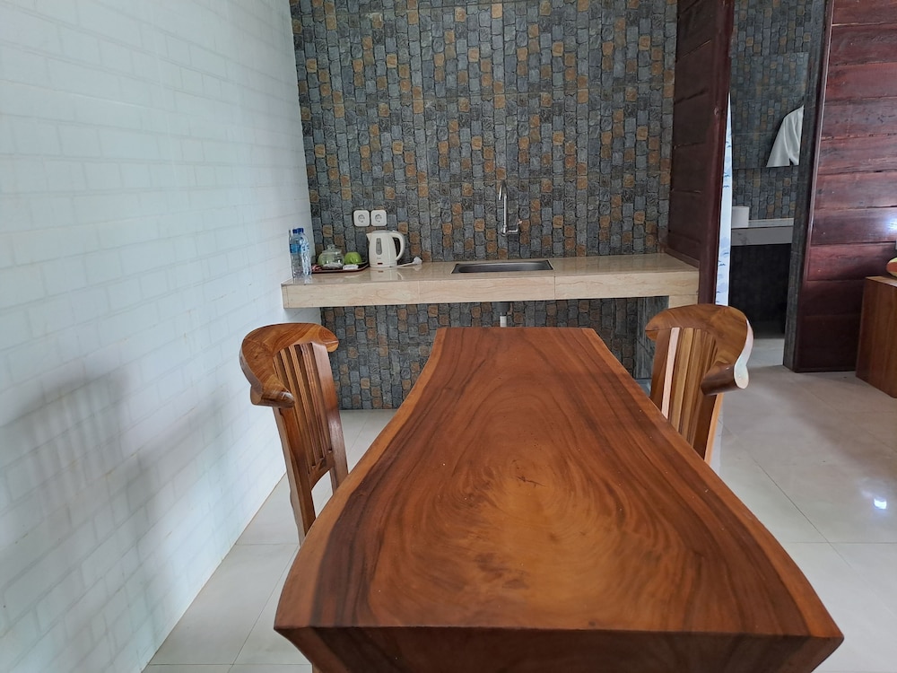 

Bologna - Ketewel - Sri Abi Ratu Villas