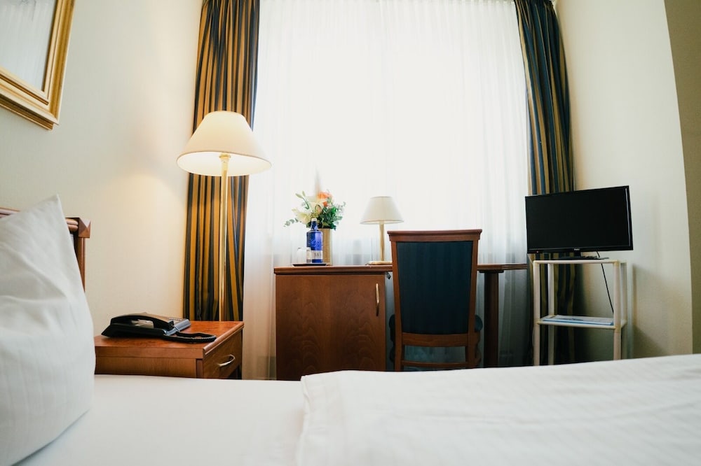 

Milano - Meerbusch - Altstadt Hotel St. Georg
